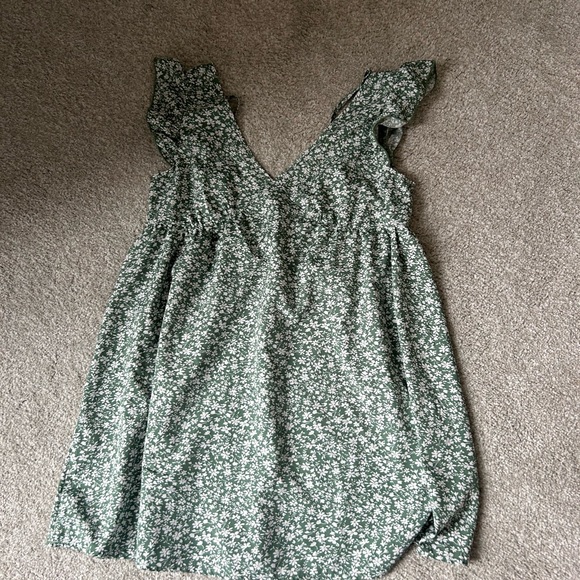 SUMMER CLOTHING BUNDLE - Picture 2 of 11